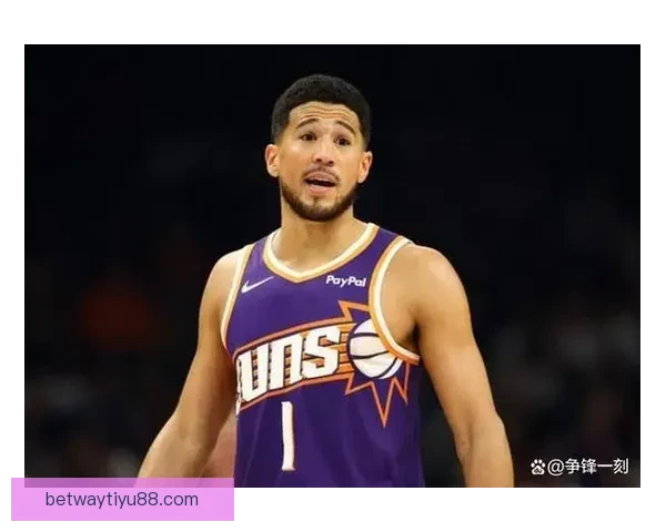 布克生涯总得分突破18000分 成为得分后卫历史第3年轻仅次科比乔丹